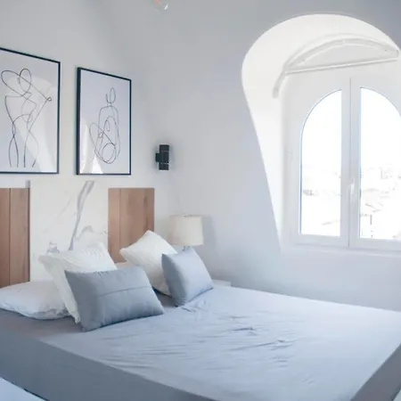 Bright 28M Ideal For Couple In Paris Paris